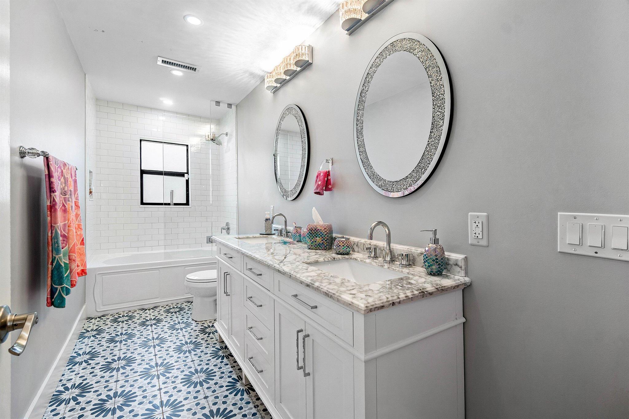 BOCA RATON SQUARE - Residential