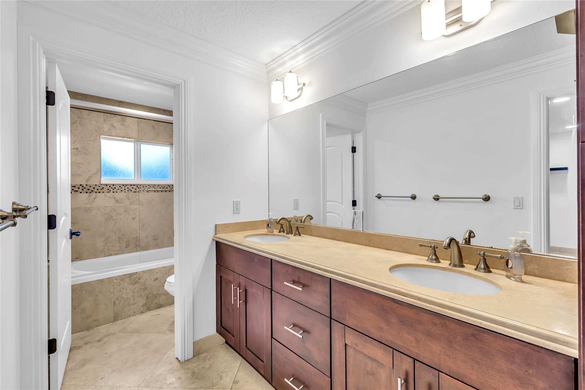 Rodriguez 153-1 B - Residential Lease