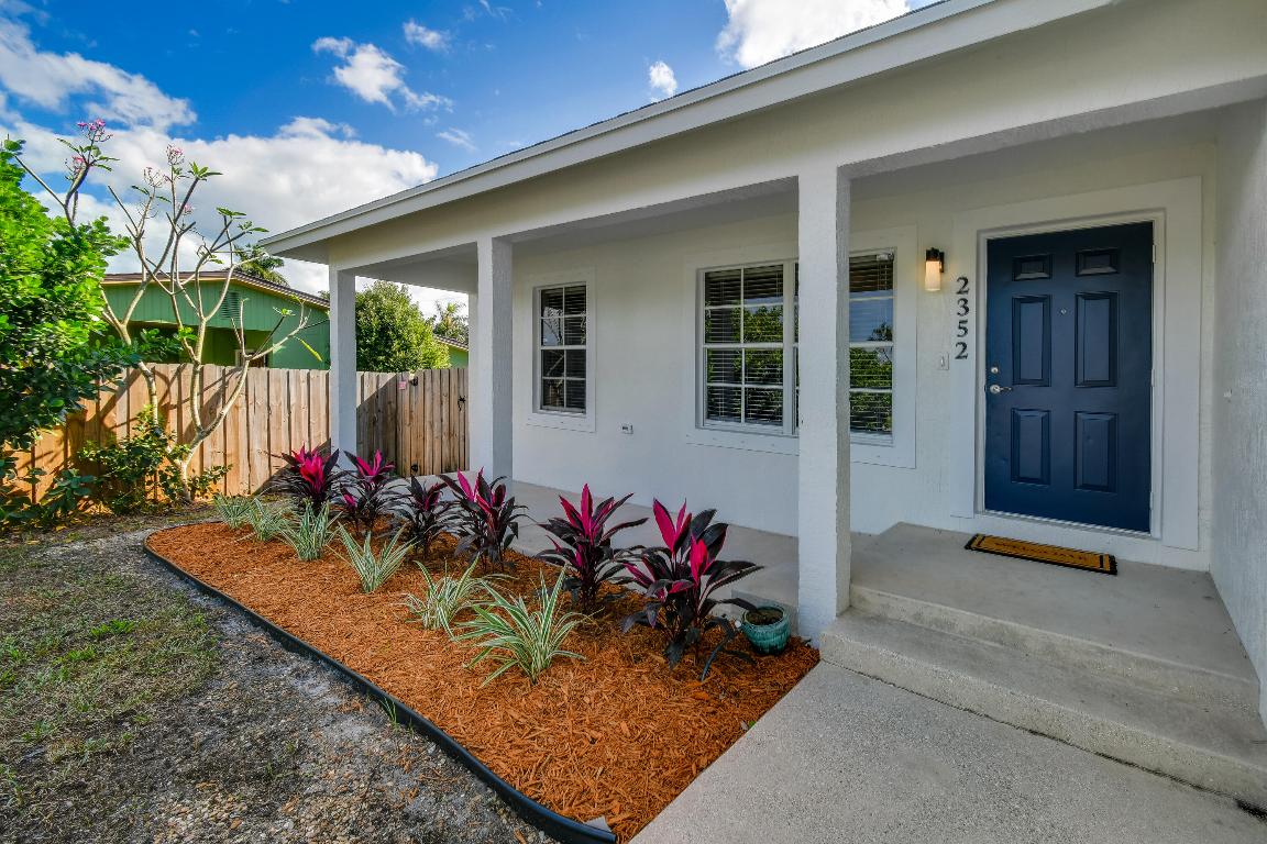 CORAL GARDENS - Residential