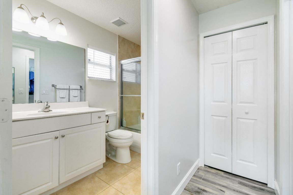 CORAL GARDENS - Residential