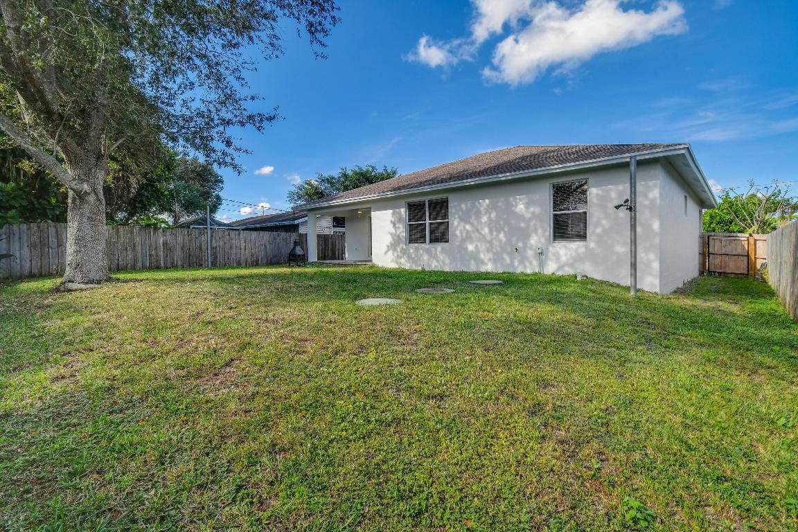 CORAL GARDENS - Residential