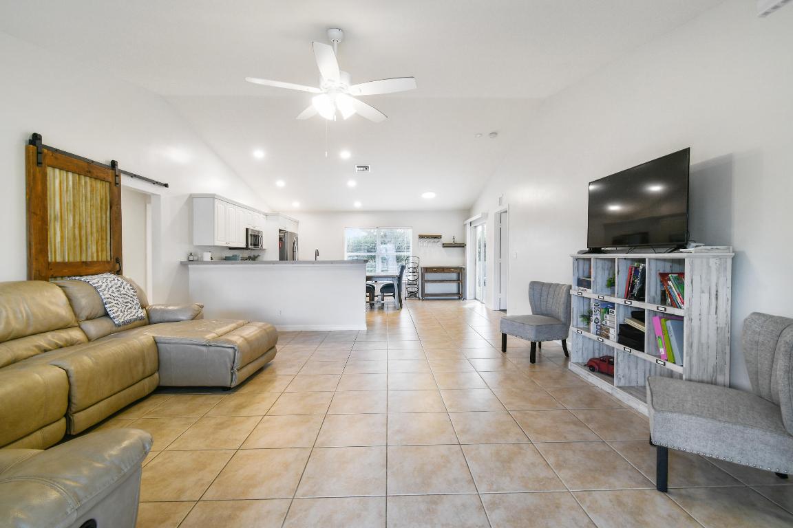 CORAL GARDENS - Residential