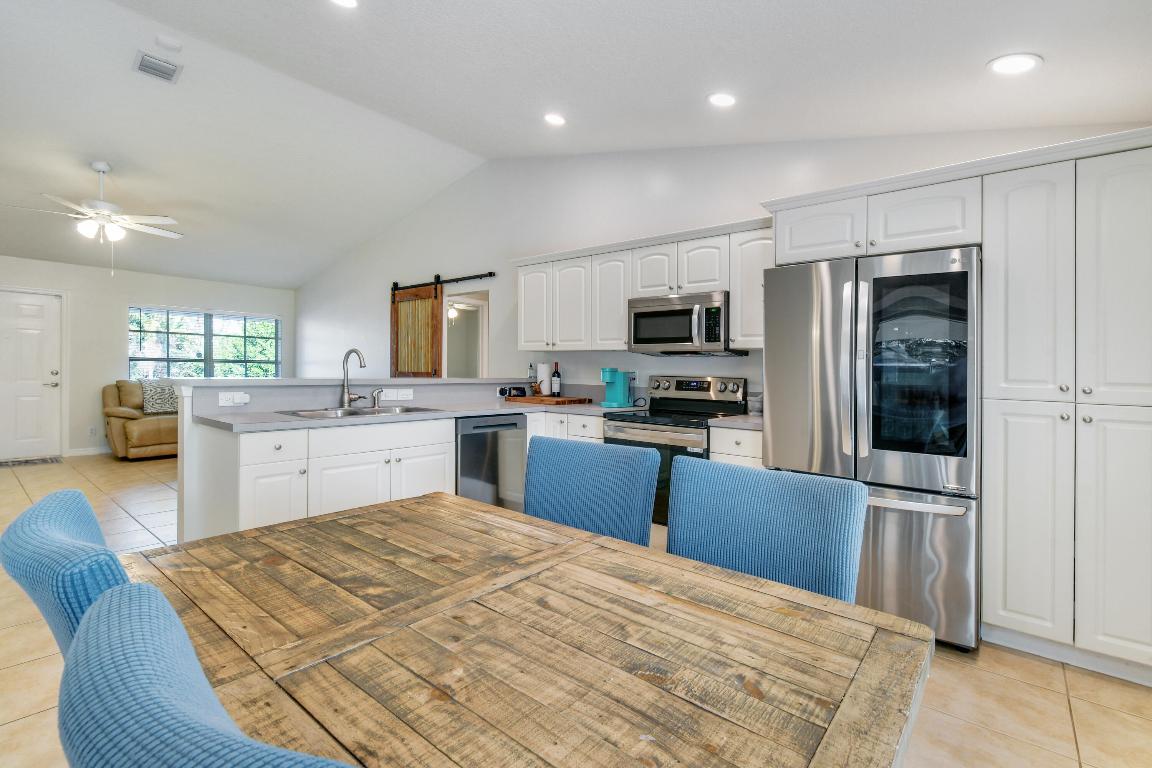 CORAL GARDENS - Residential