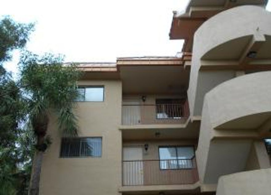 PACK YOUR BAGS AND MOVE IN! THIS HUD-OWNED PROPERTY IS READY FOR YOU.  BEAUTIFUL 3RD FLOOR UNIT IN PLANTATION FOREST. SPECIAL HUD FINANCING IS AVAILABLE. SEE ANY HUD-REGISTERED BROKER TODAY. HUD CASE #092-705398.