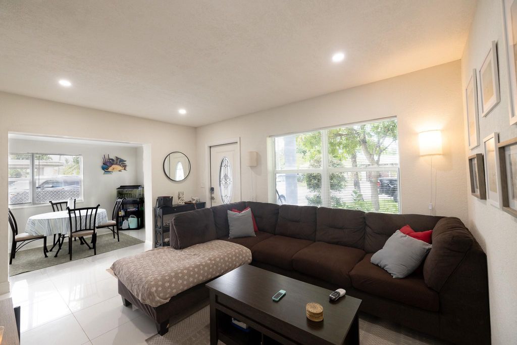 Photo of 140 NW 46th St, Oakland Park, FL 33309 (MLS # F10539786)