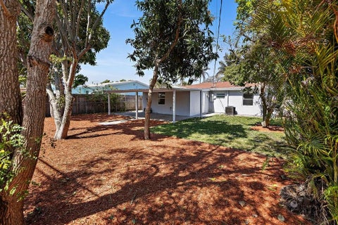 Tiny photo for 140 NW 46th Street, Oakland Park, FL 33309 (MLS # F10539786)
