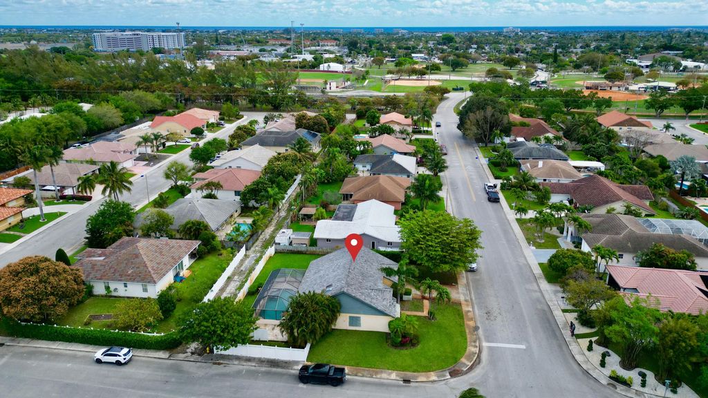 Photo of 1740 22nd Avenue N, Lake Worth Beach, FL 33460 (MLS # B26009452)