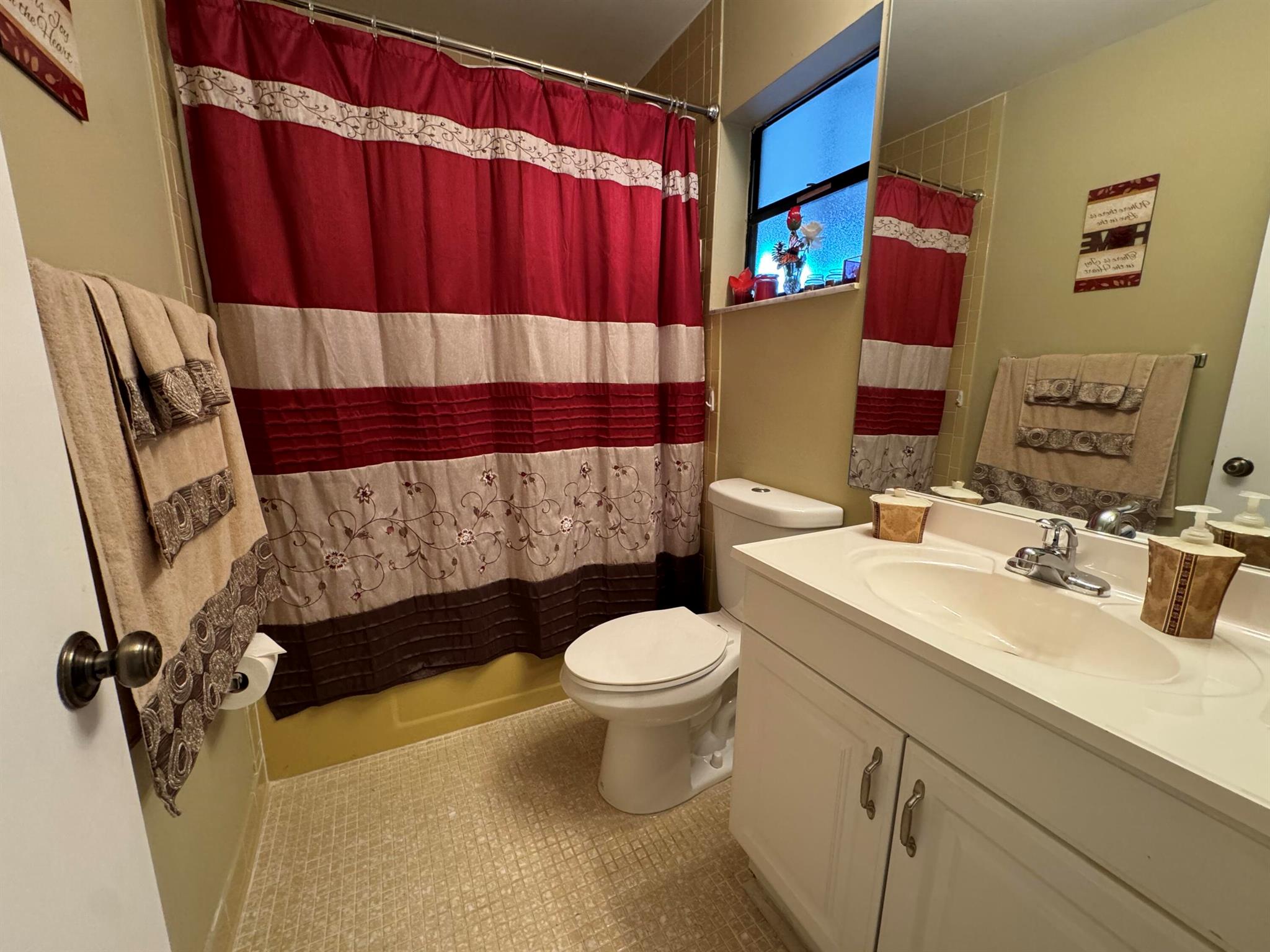 BUTTONWOOD 1 - Residential