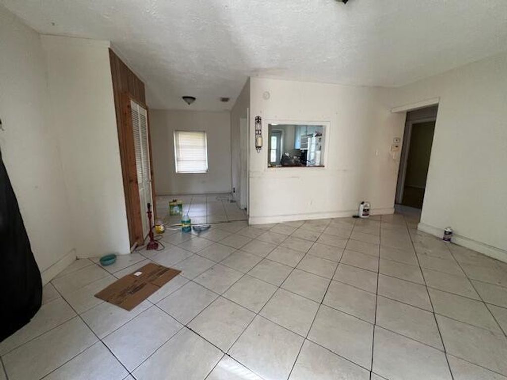 Photo of 106 S 20th Street, Fort Pierce, FL 34950 (MLS # R10962208)