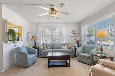10 Windsor A West Palm Beach FL 33417