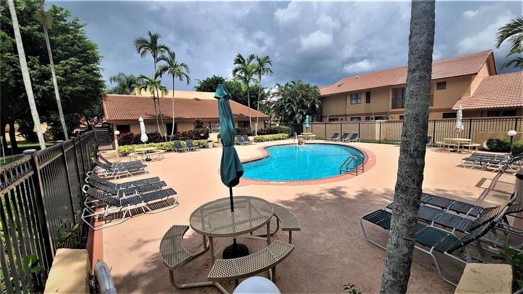 Pembroke Lakes South 119- - Residential