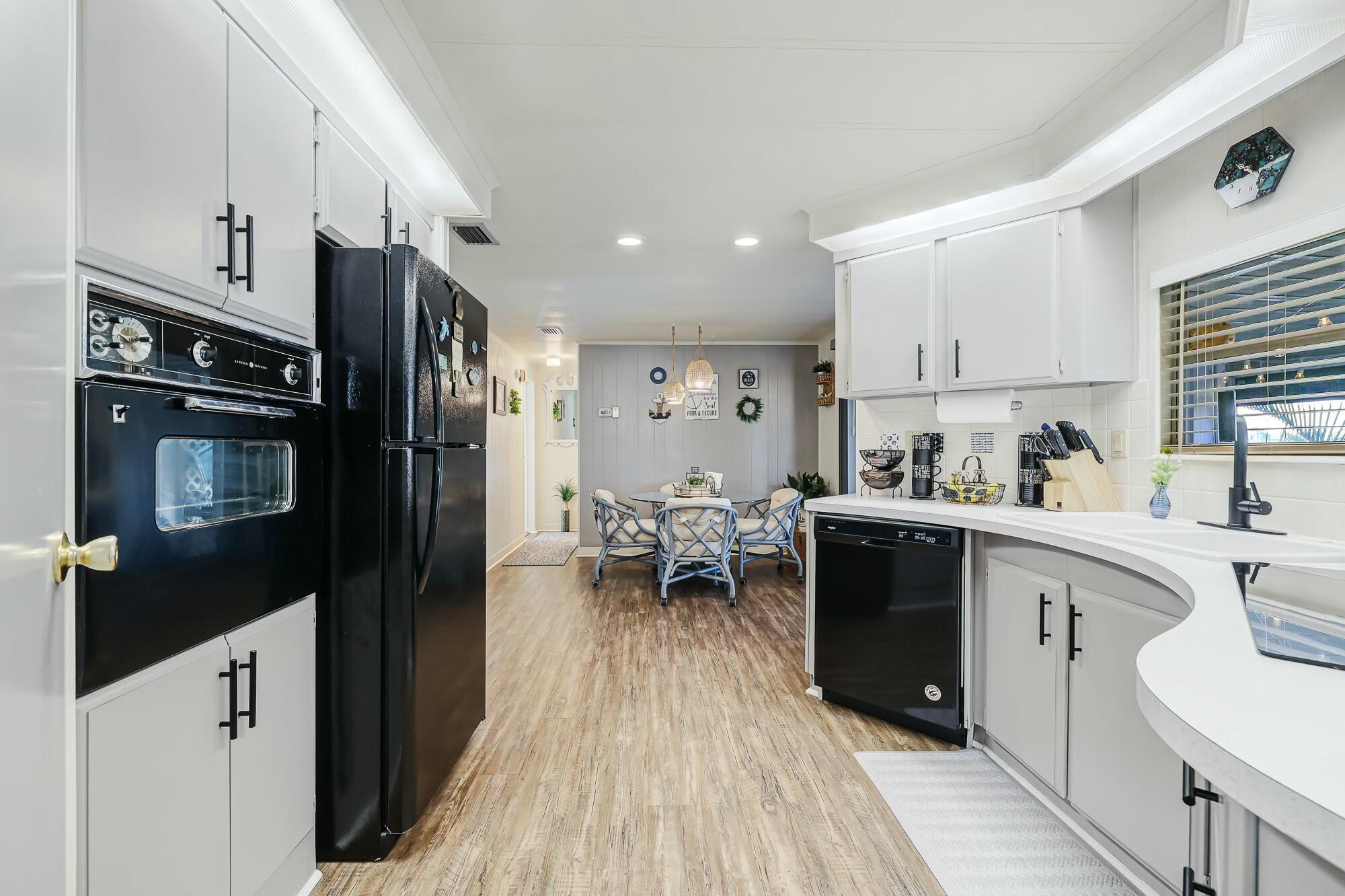 COLONIAL ESTATES INC MOBILE HOME PARK - Residential