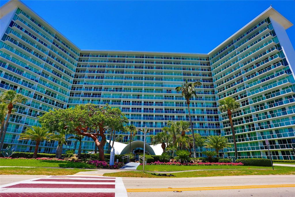 Photo of 333 NE 21st Avenue #614, Deerfield Beach, FL 33441 (MLS # F10436483)