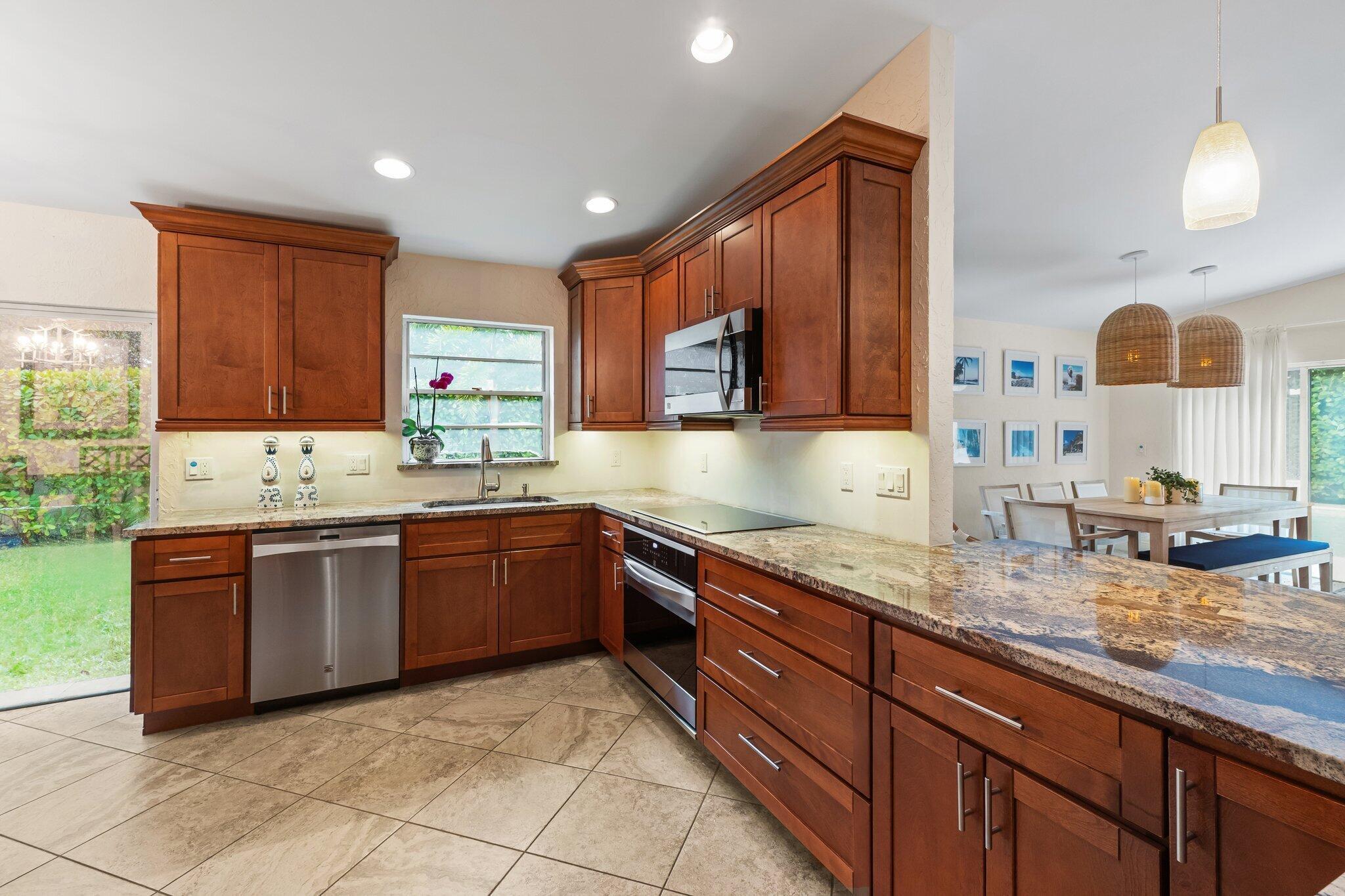 CRYSTAL POINTE 3 - Residential