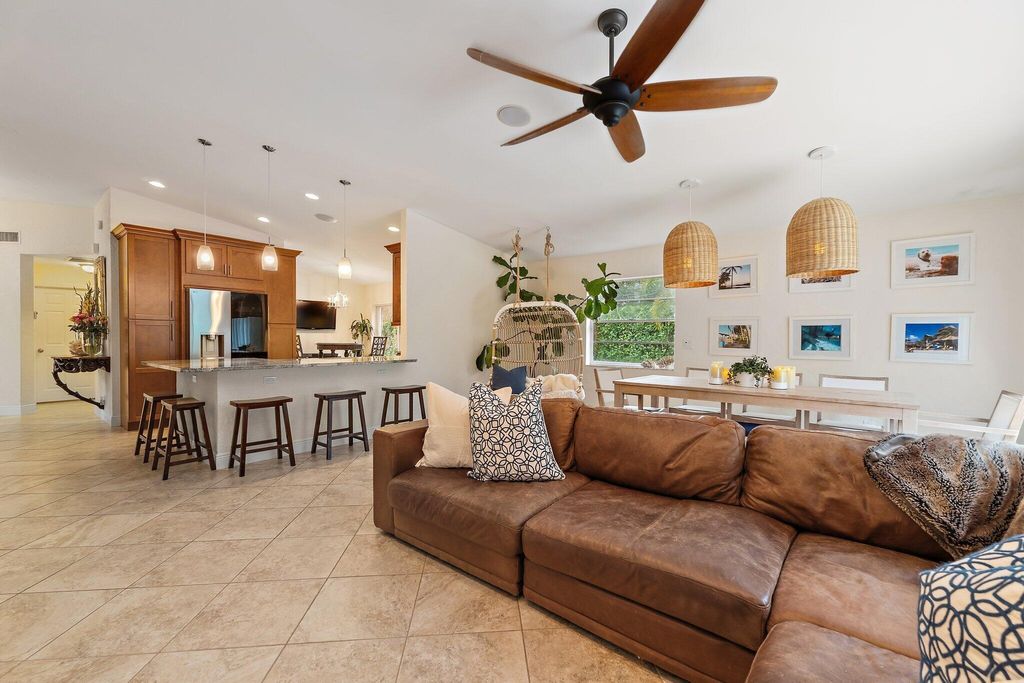 Photo of 2614 La Lique Circle, Palm Beach Gardens, FL 33410 (MLS # R11145255)