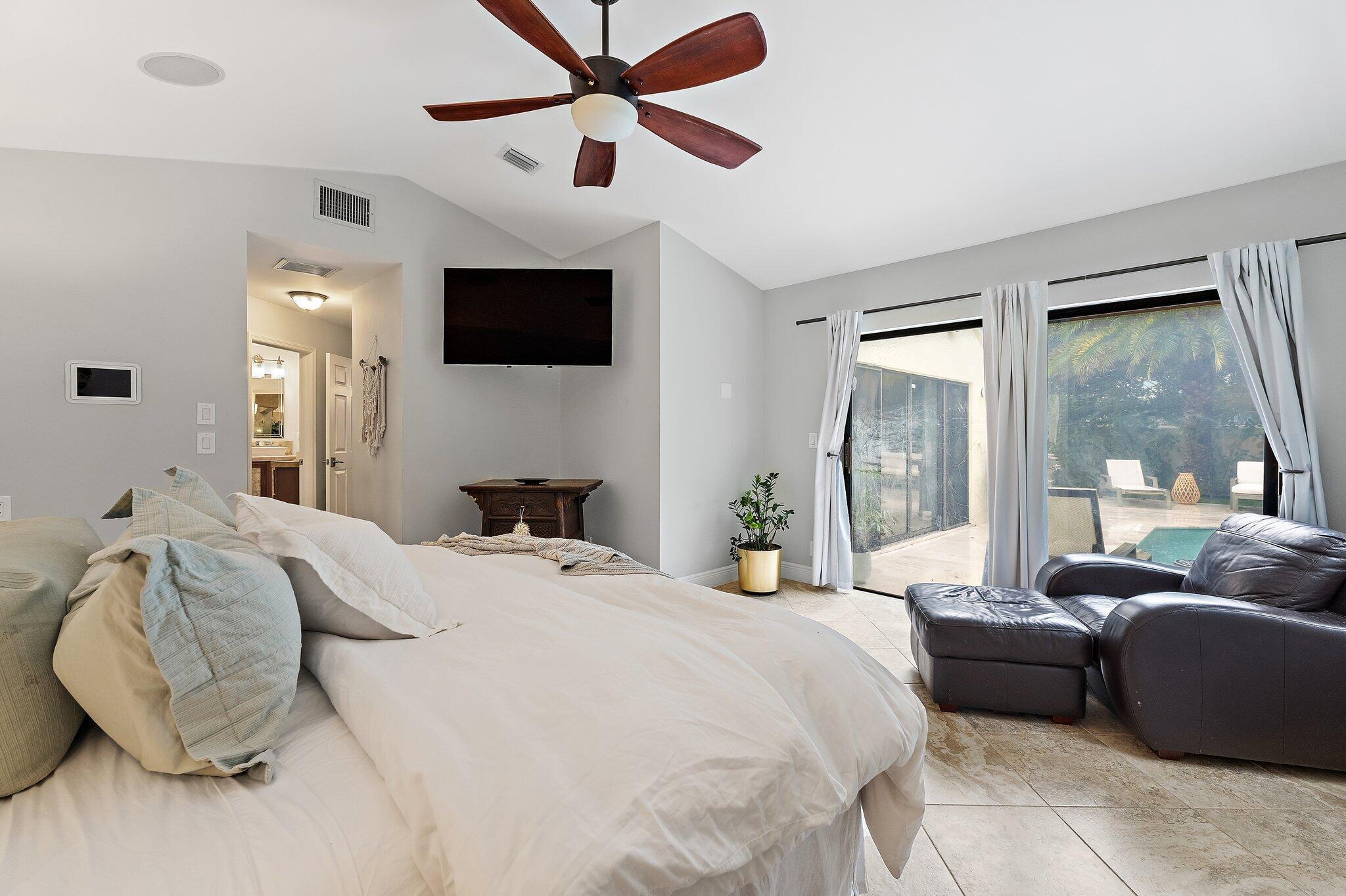 CRYSTAL POINTE 3 - Residential