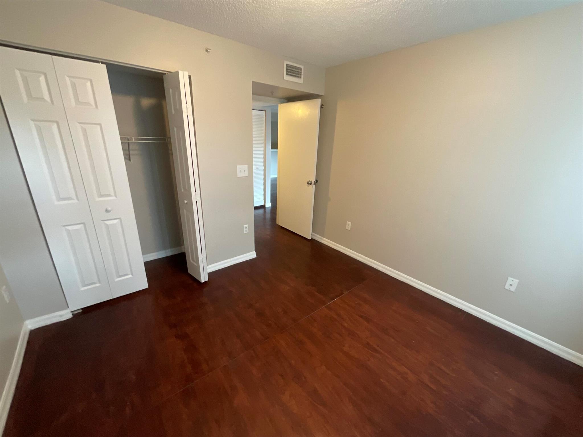 GRAND VIEW AT CRESTWOOD C - Residential Lease