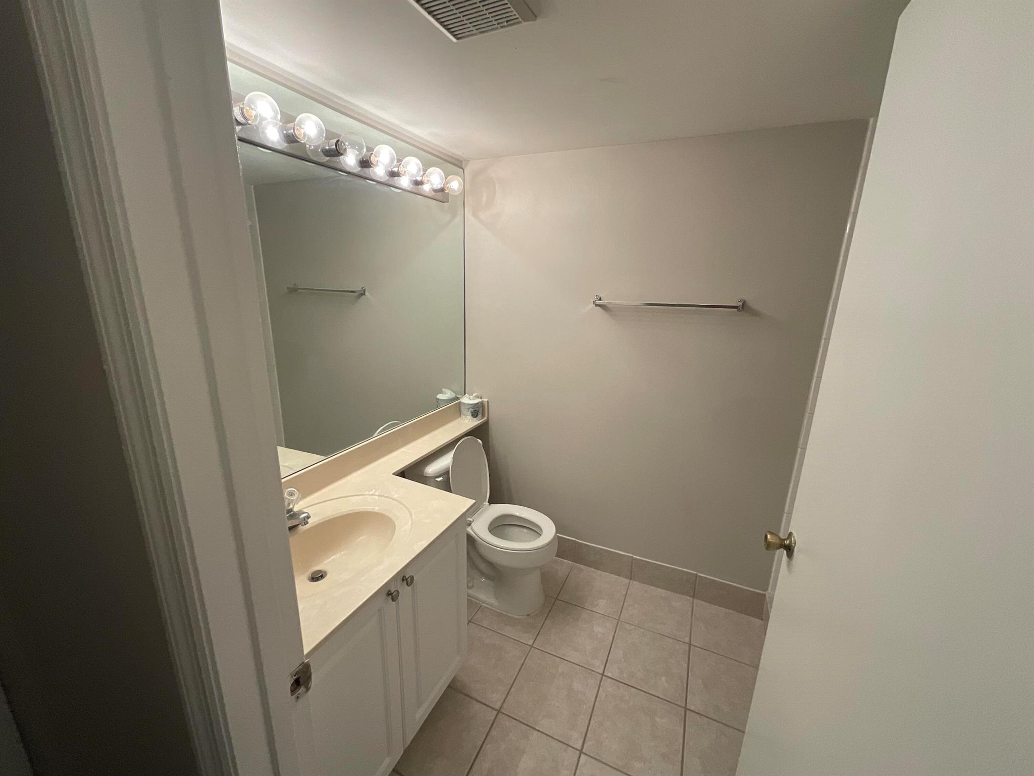 GRAND VIEW AT CRESTWOOD C - Residential Lease