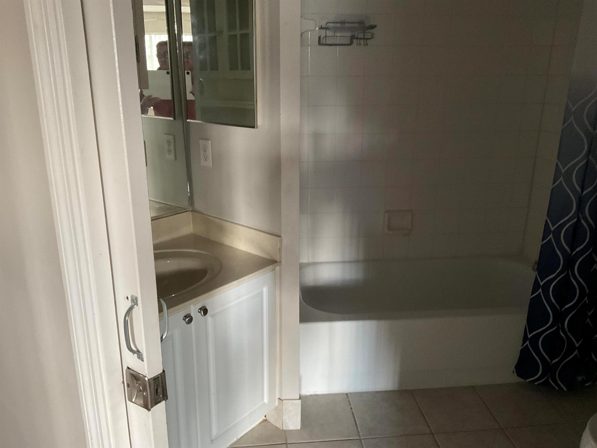 GRAND VIEW AT CRESTWOOD C - Residential Lease