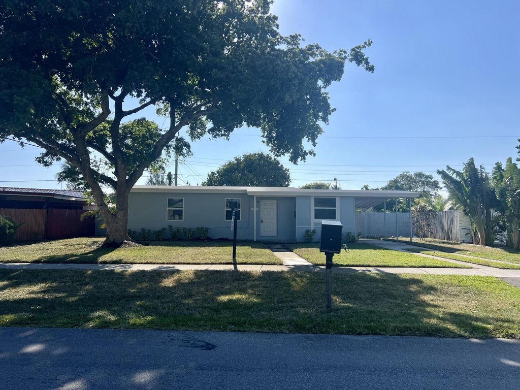 Photo of 4611 NE 15th Avenue, Pompano Beach, FL 33064 (MLS # R11165126)
