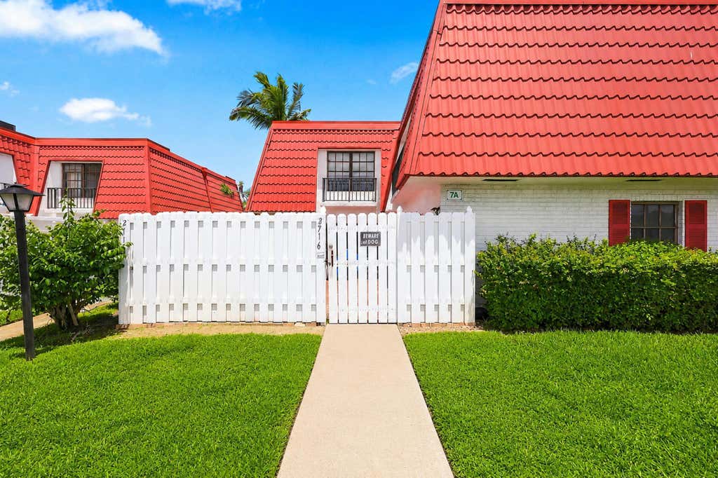 Photo of 2716 Yale Lane, Boynton Beach, FL 33426 (MLS # B26049691)