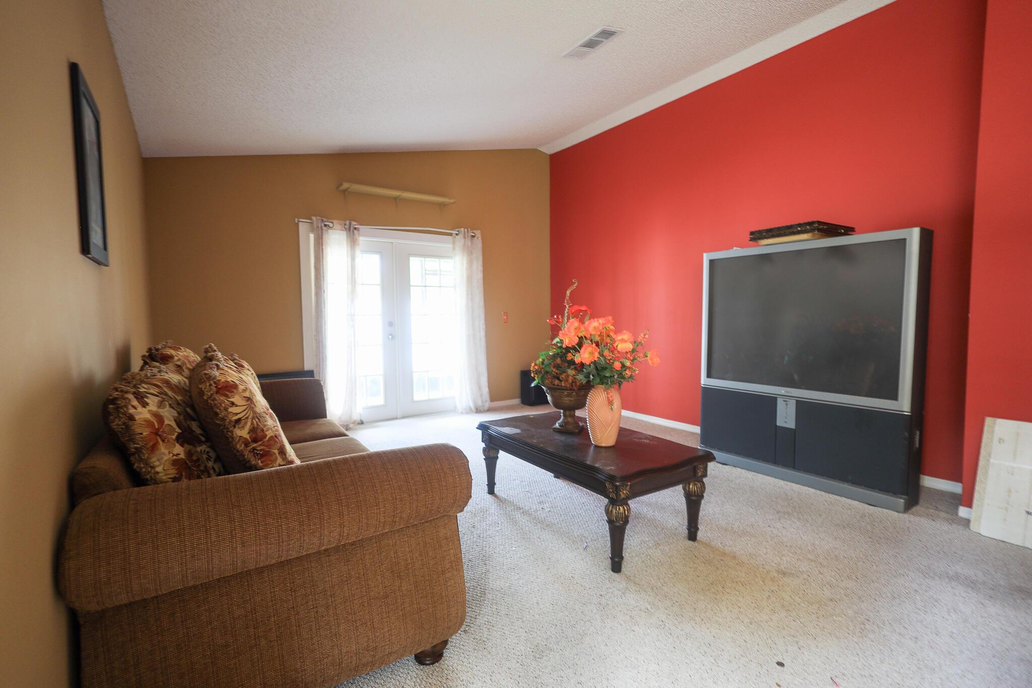 1356 N Climbing Rose