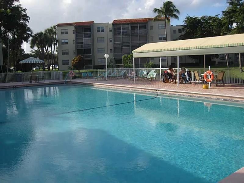 The Courtyards of Broward - Residential