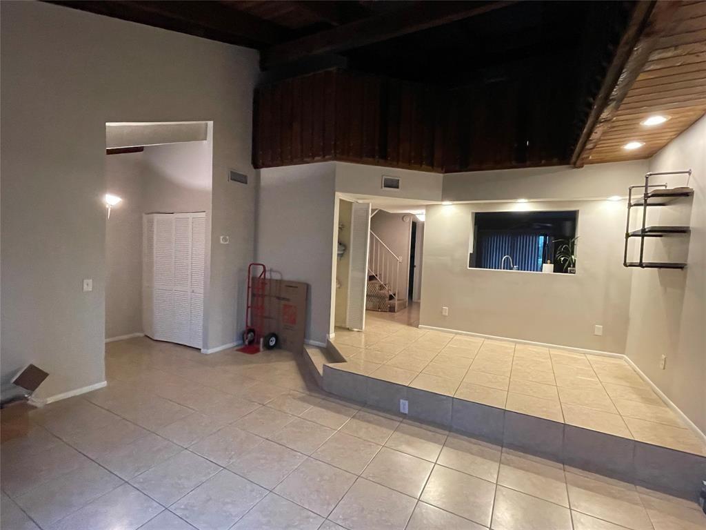 THE ESCAPE AT ARROWHEAD - Residential