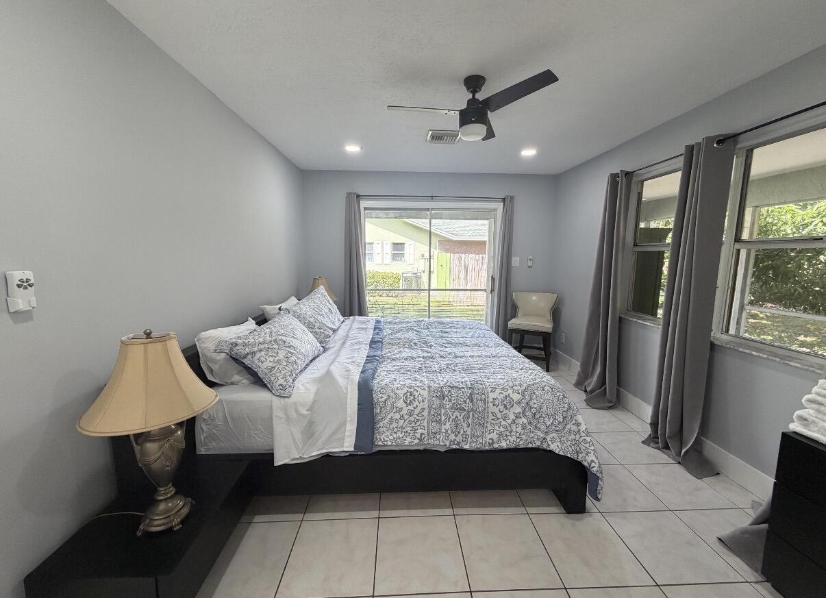 1392 Riverside Circle