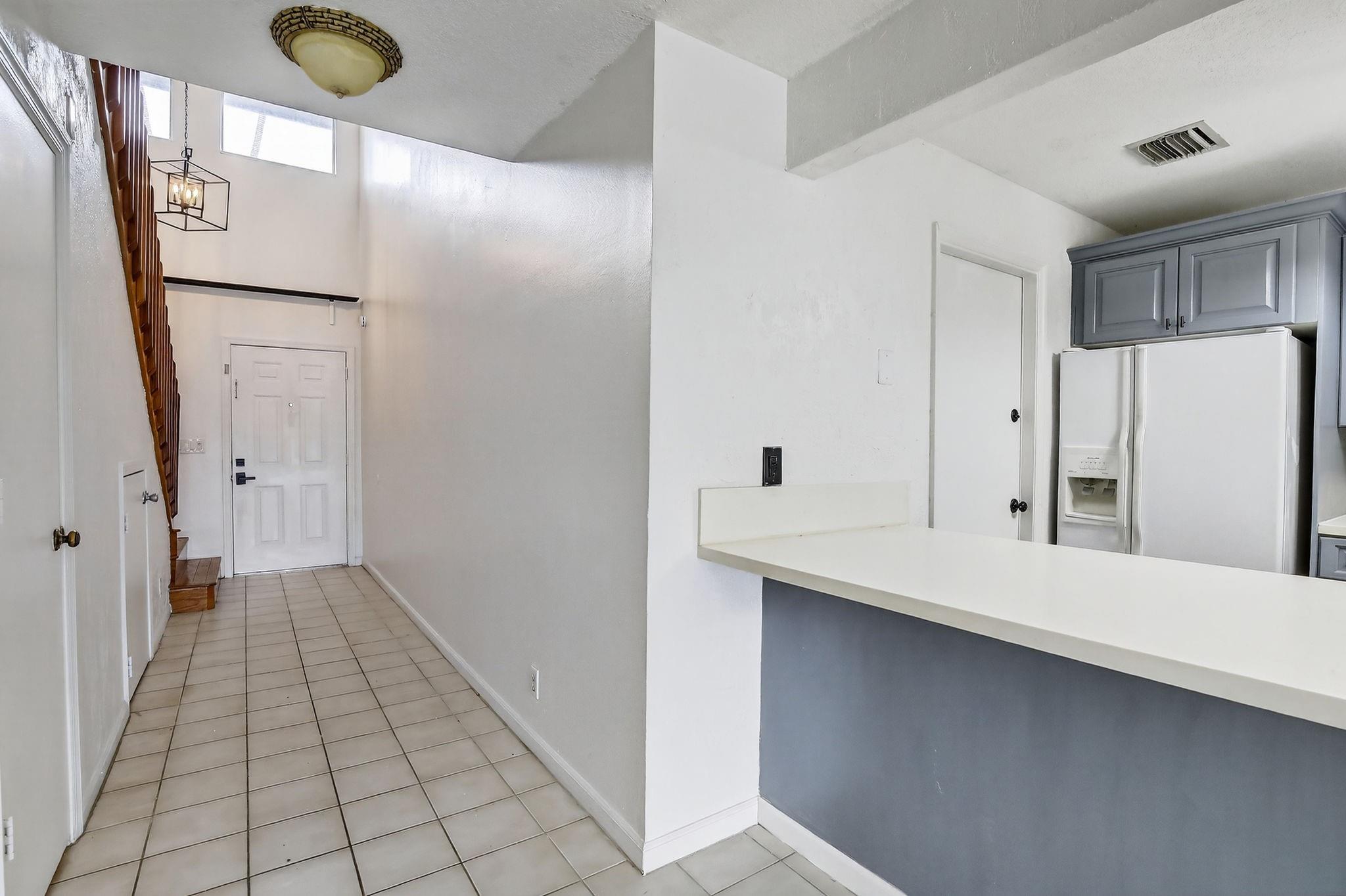 2050 Discovery Cir 0