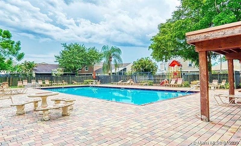 WATERSIDE - Residential