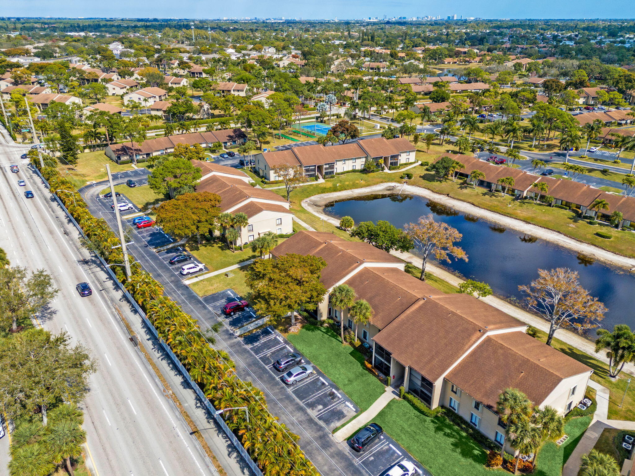 PINE RIDGE NORTH VILLAGE III CONDO - Residential