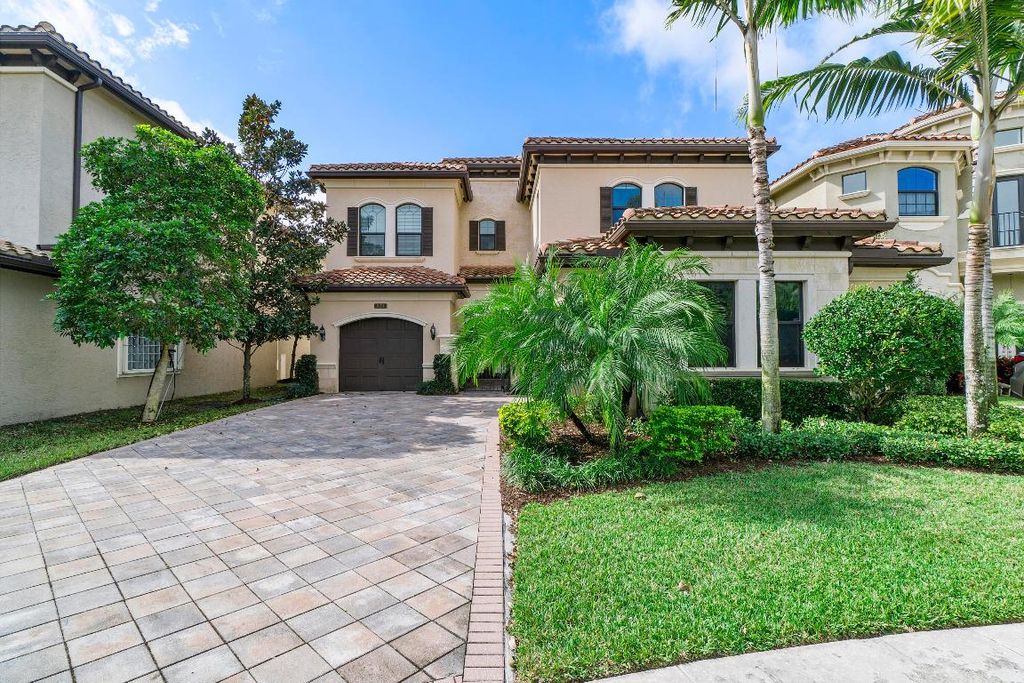 Photo of 8151 Lost Creek Lane, Delray Beach, FL 33446 (MLS # R10941342)