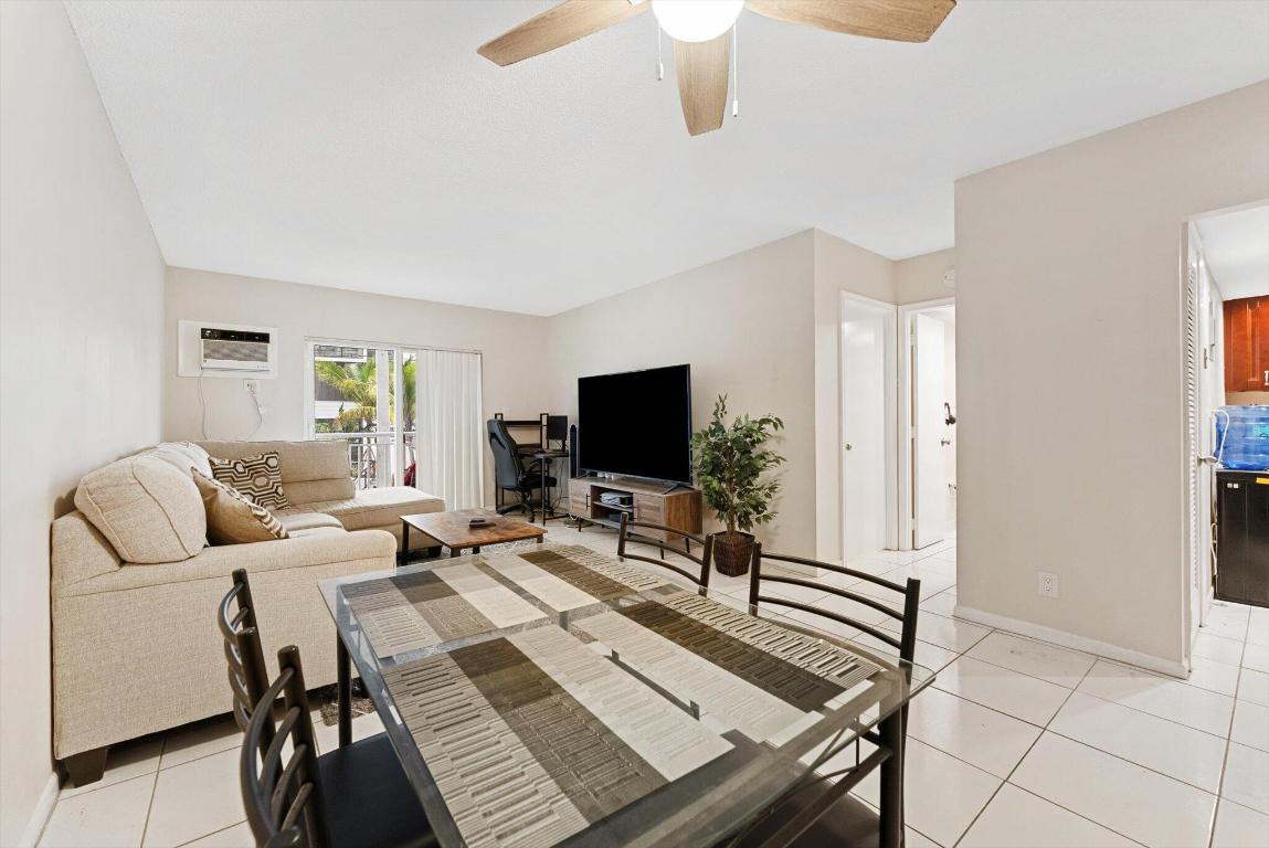 200 S Birch Road 204