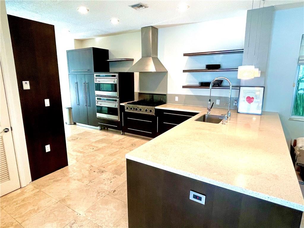 VICTORIA PARK 4 BED - Residential