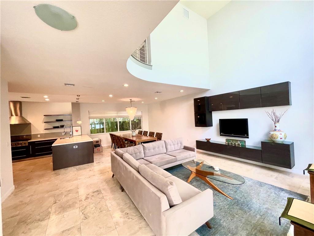 VICTORIA PARK 4 BED - Residential