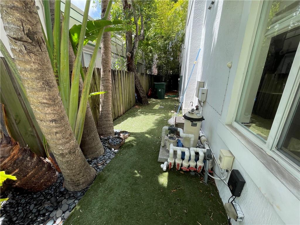 VICTORIA PARK 4 BED - Residential