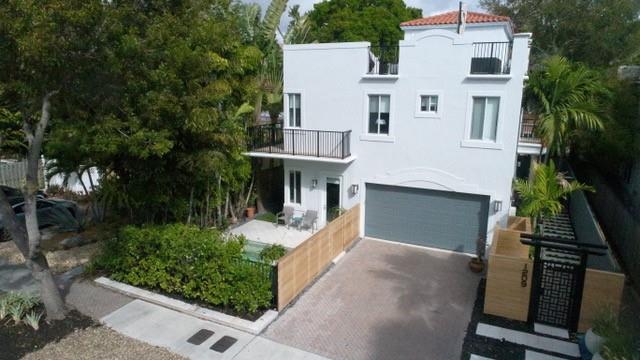 VICTORIA PARK 4 BED - Residential