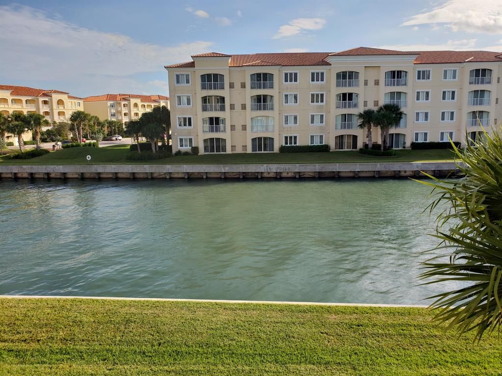 Photo of 6 Harbour Isle Drive Dr E #205, Fort Pierce, FL 34949 (MLS # R10729207)