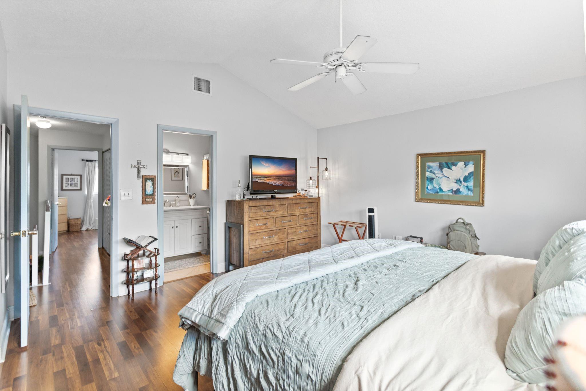 FLAMINGO VILLAS - Residential