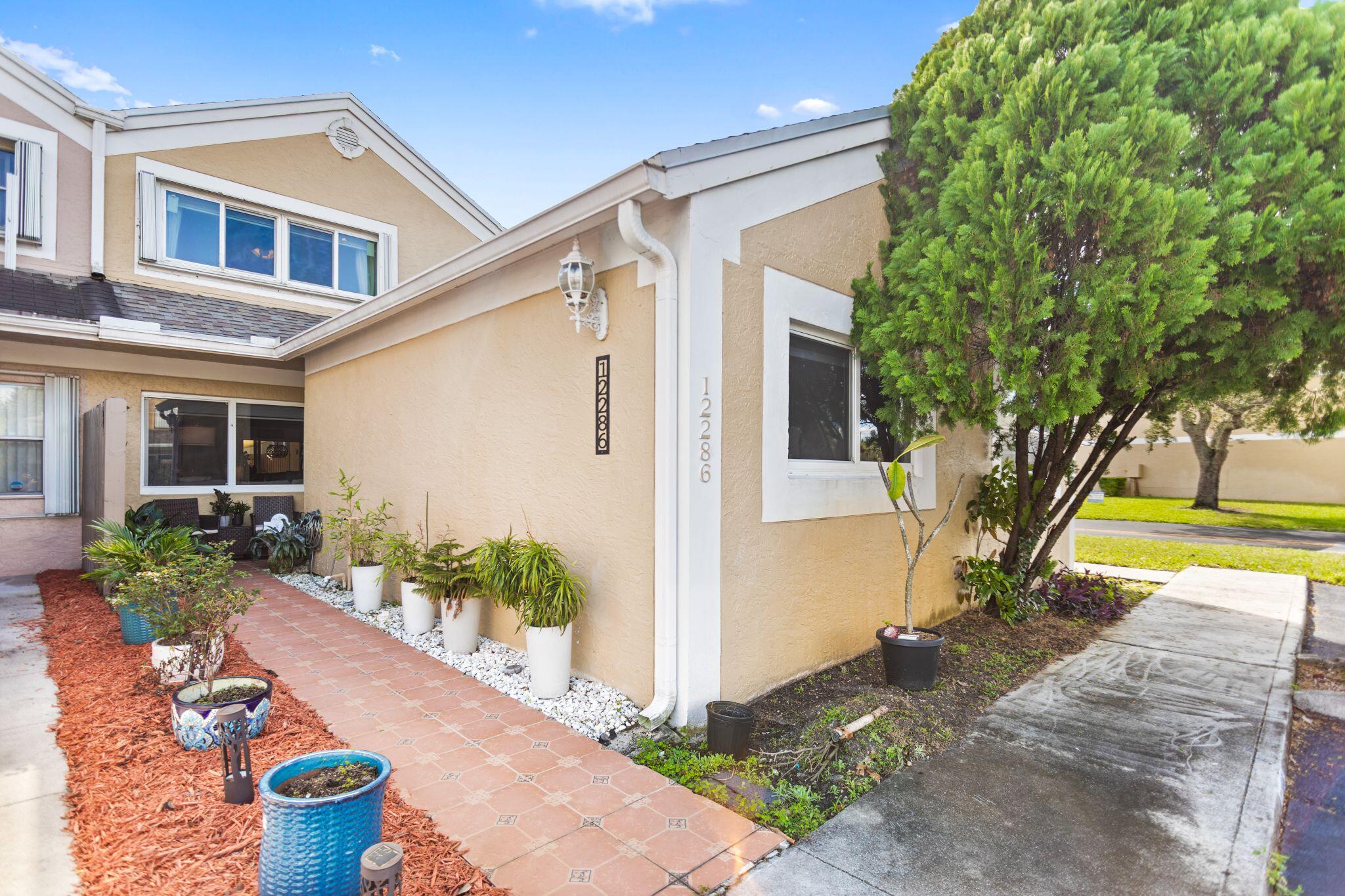 FLAMINGO VILLAS - Residential