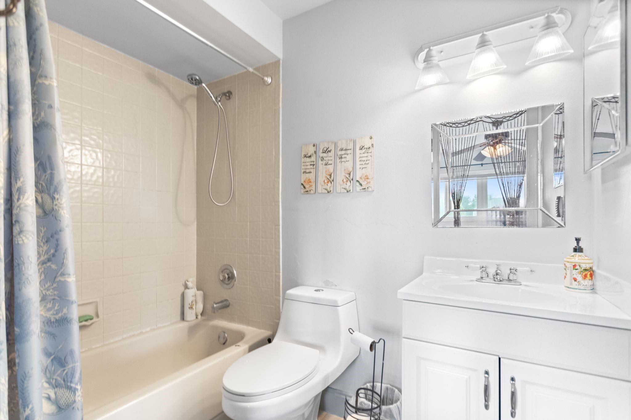 FLAMINGO VILLAS - Residential