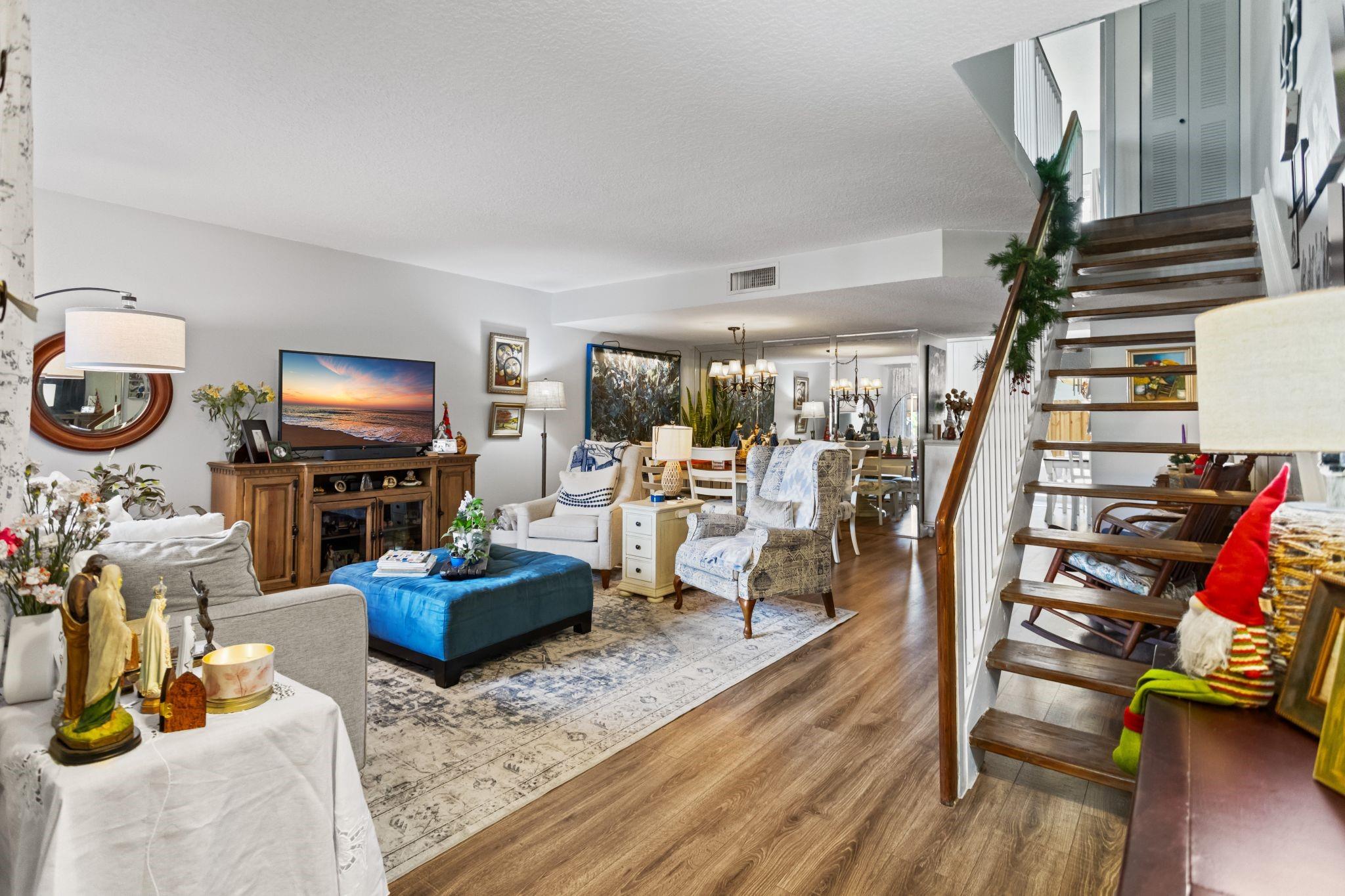 FLAMINGO VILLAS - Residential