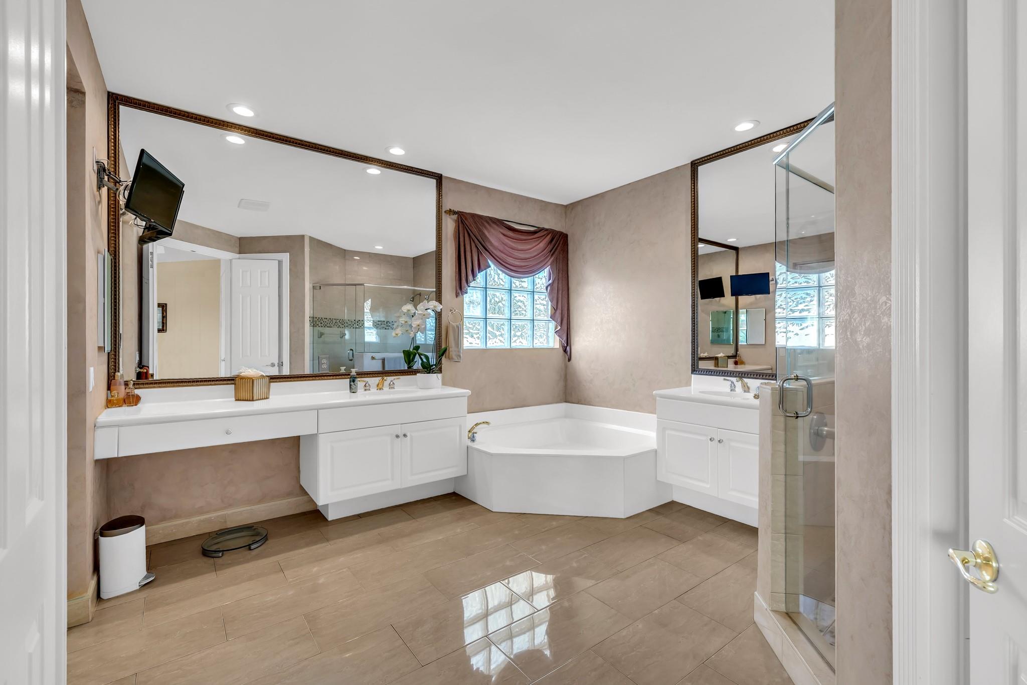 Wyndham Lakes Central - Residential