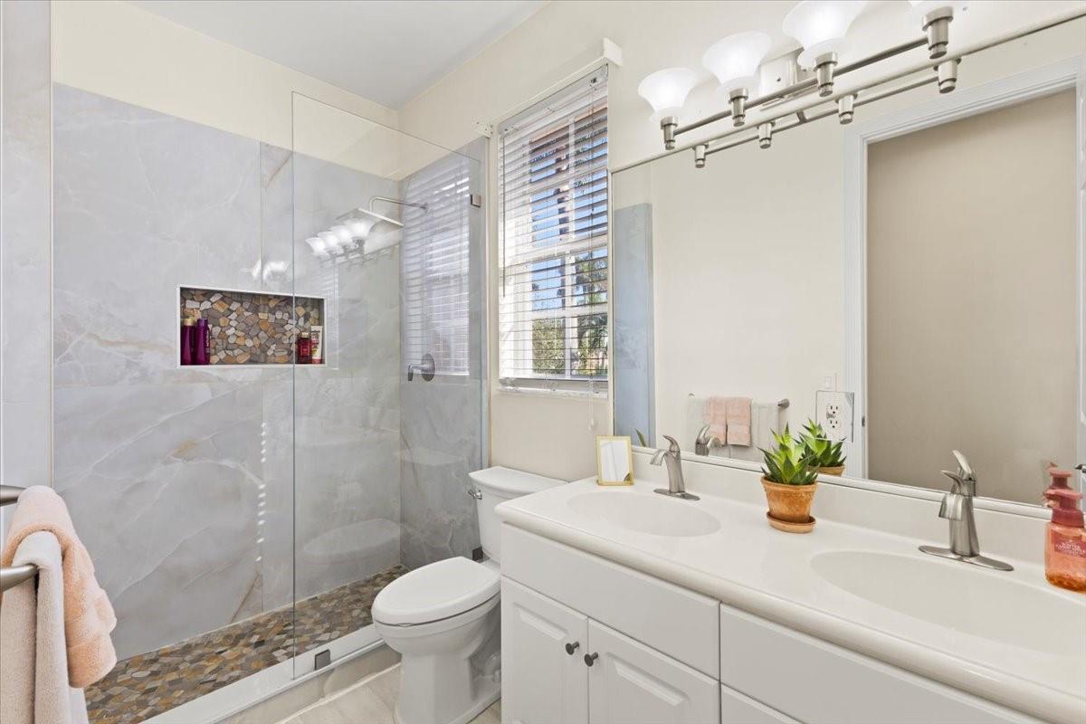 Wyndham Lakes Central - Residential