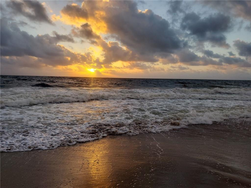 Palm Yacht & Beach Club - Residential