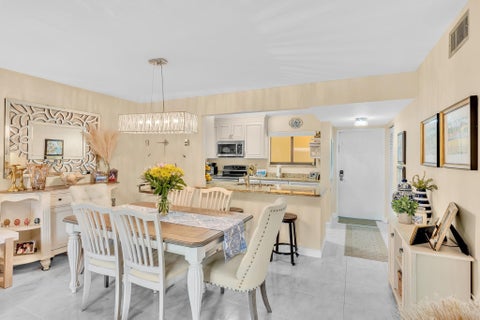 Tiny photo for 912 SW 9TH STREET Circle #105, Boca Raton, FL 33486 (MLS # B26087815)