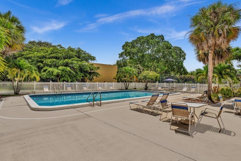 Tiny photo for 912 SW 9TH STREET Circle #105, Boca Raton, FL 33486 (MLS # B26087815)