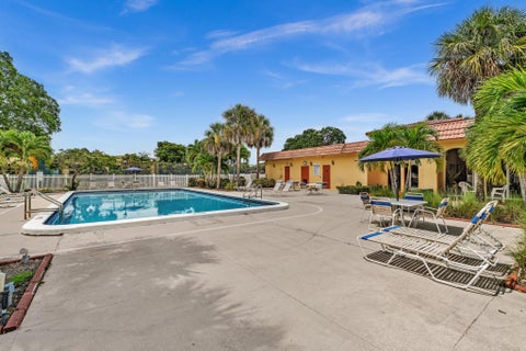 Tiny photo for 912 SW 9TH STREET Circle #105, Boca Raton, FL 33486 (MLS # B26087815)