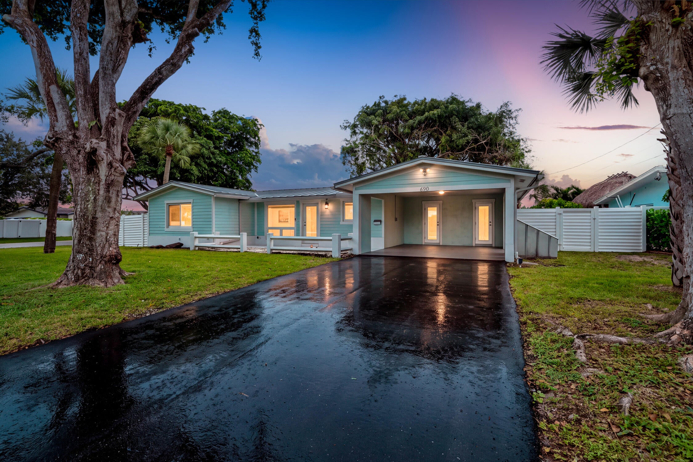 690 SE 5th Court